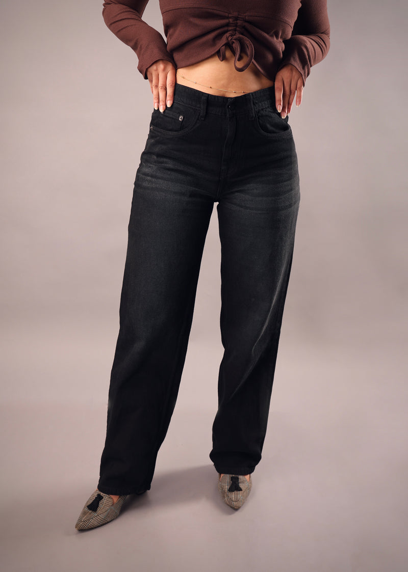 Model wearing black straight fit streetwear jeans – Psypher India